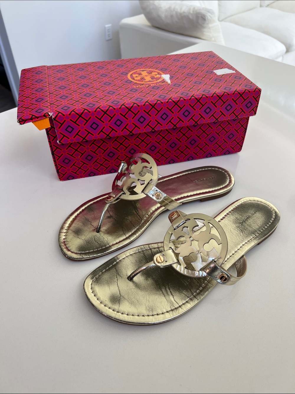 Tory Burch spark gold tone metallic miller leather flip flops sandals 10.5